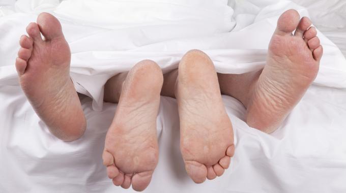 Scopamica e trombamico: cos’è la scopamicizia?